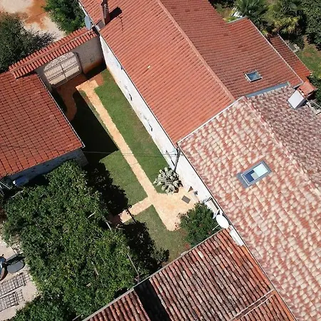 Urlaubsoase Steinhaus Mit Gastehaus Und Pool *
