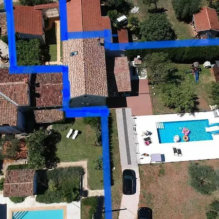 Urlaubsoase Steinhaus Mit Gastehaus Und Pool