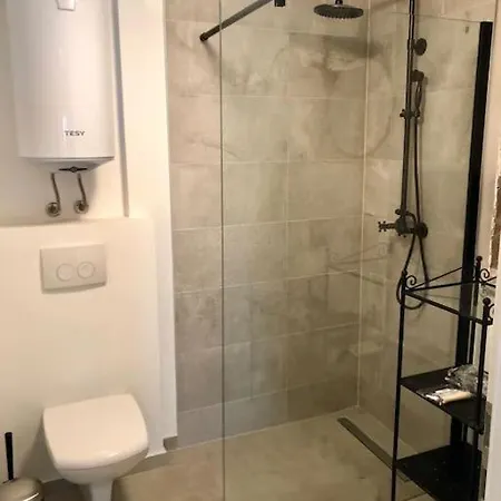 Vikendica Urlaubsoase Steinhaus Mit Gastehaus Und Pool *